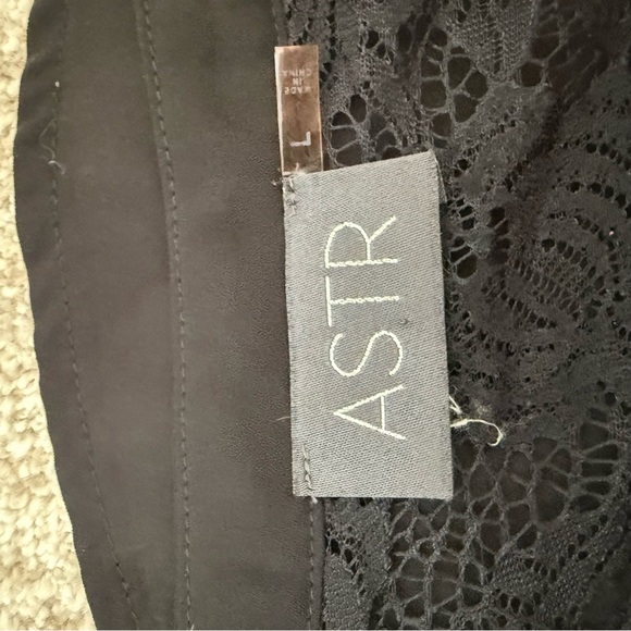 ASTR Black V-Neck Lace Blouse Sz Large - Picture 7 of 11